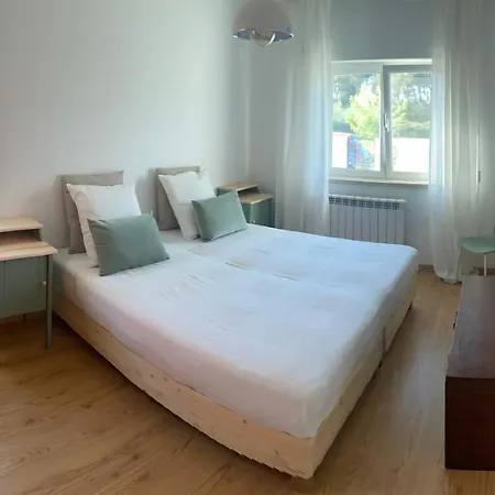 Casa de Férias Casa Da Varzea - O Castelo A Janela!!! Óbidos