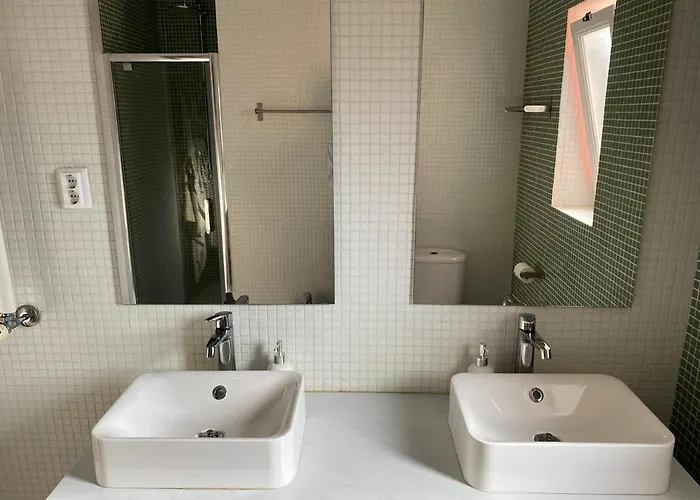 Casa Da Varzea - O Castelo A Janela!!! 奥比多斯