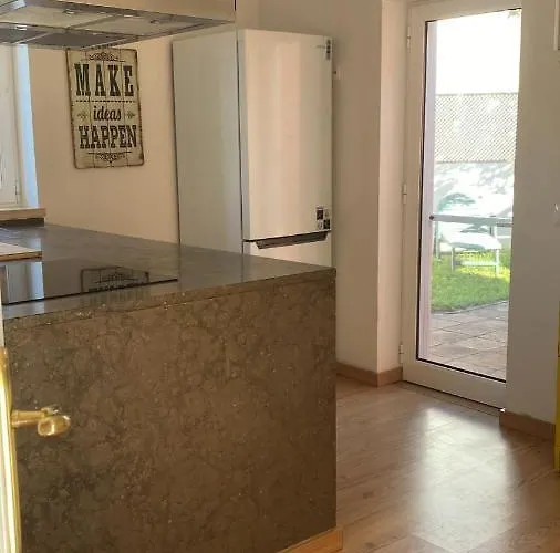 Casa Da Varzea - O Castelo A Janela!!! Nyaraló